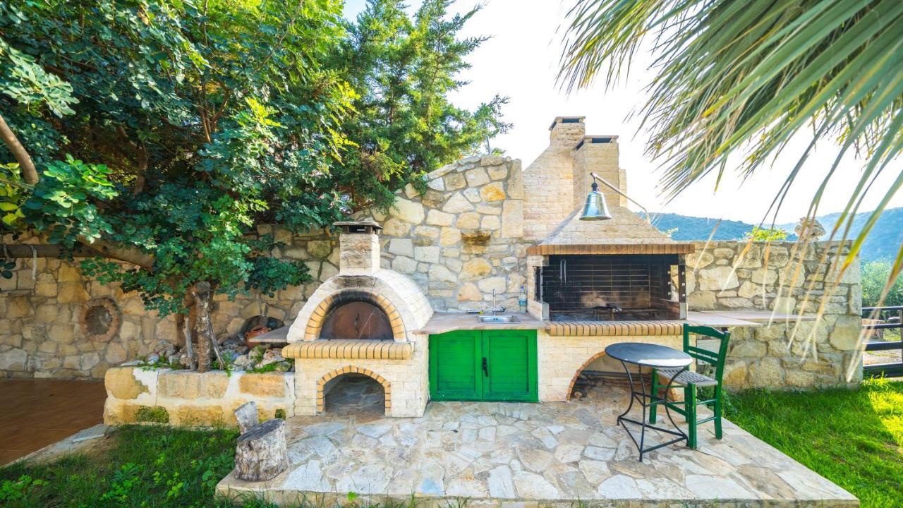 Meliades Villas Agia Marina  Exterior photo
